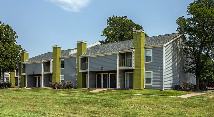 Sundance Apartments 913, Wichita - (see pics & AVAIL)